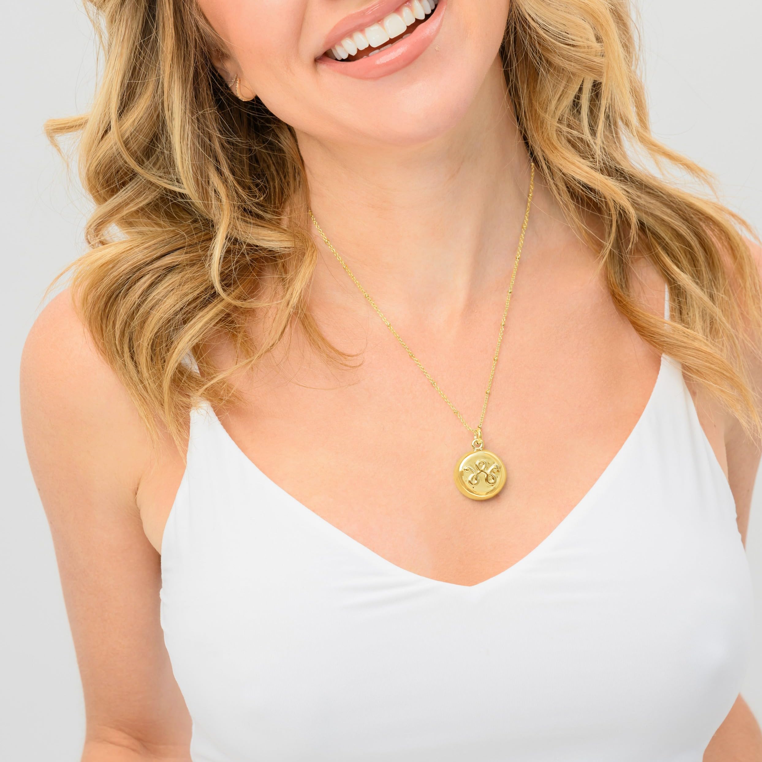 The Aura Smart Sentinel – Discreet Emergency Necklace