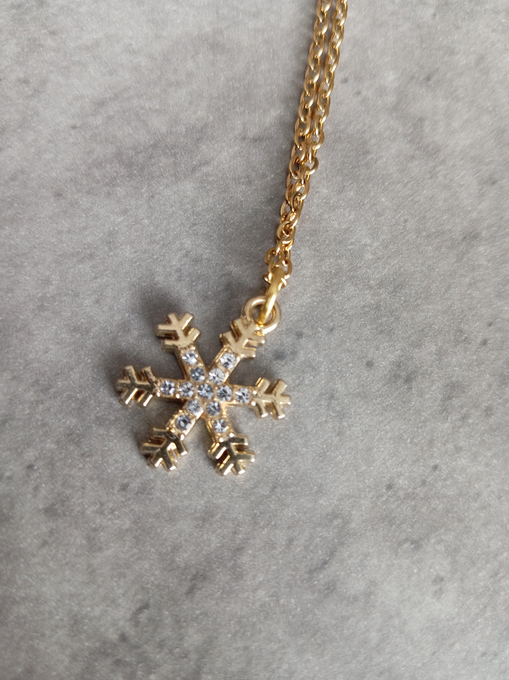 Handmade Gold Snowflake Necklace – Sparkling Crystals