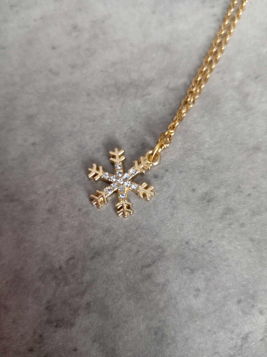 Handmade Gold Snowflake Necklace – Sparkling Crystals