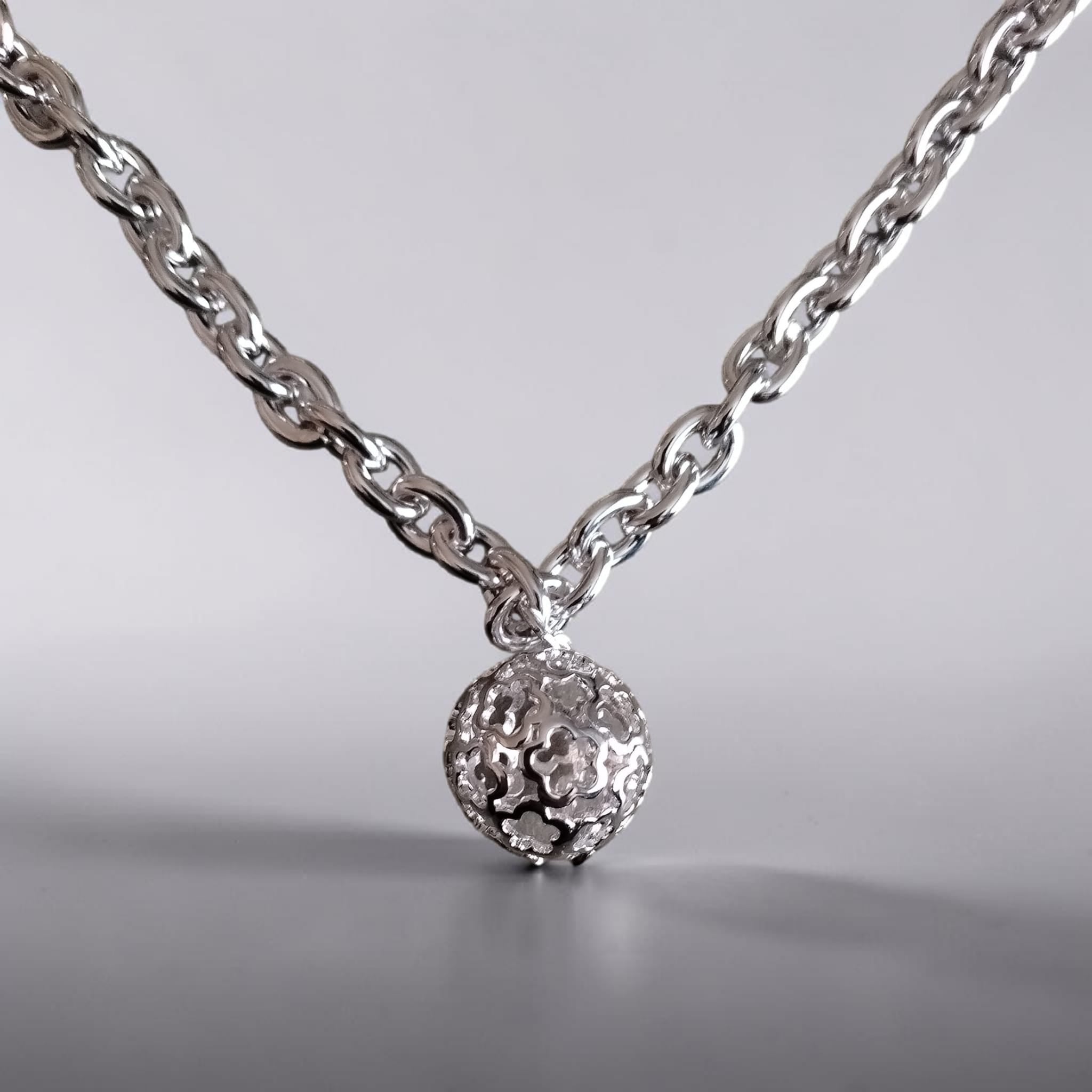 Rae Necklace – Finnish Craftsmanship & Timeless Nordic Elegance