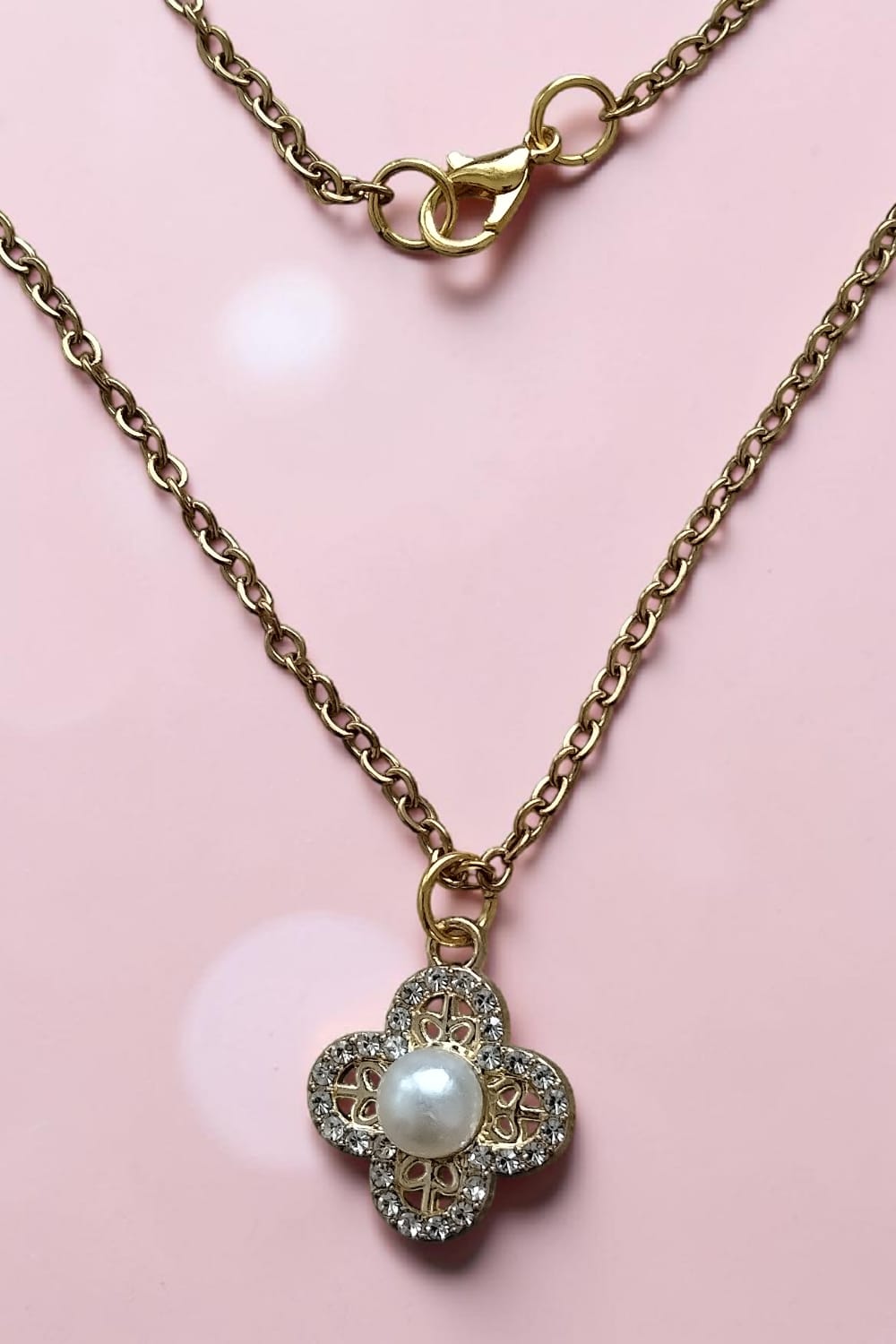 Gold Clover Pearl Necklace