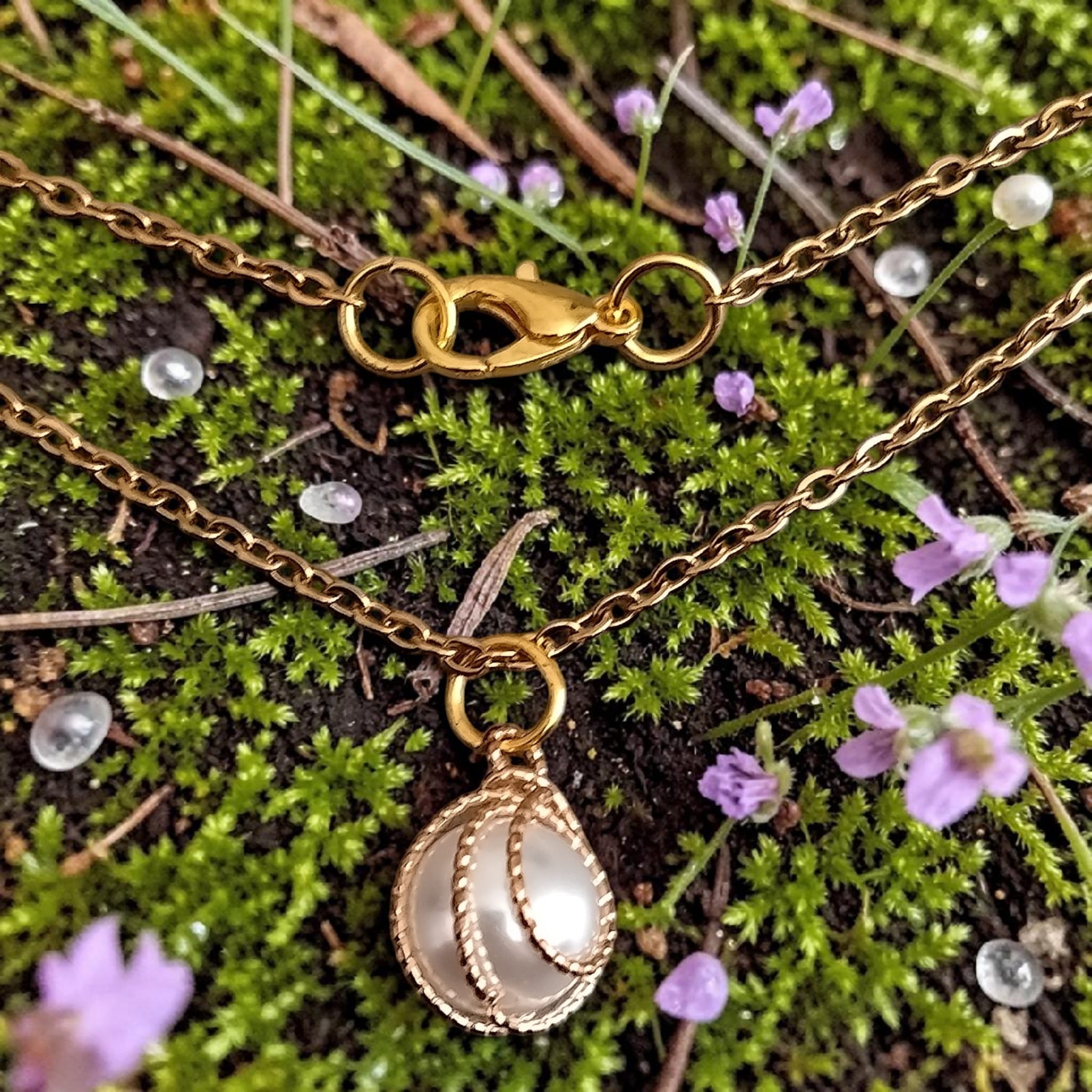 Handmade Golden Pearl Globe Necklace